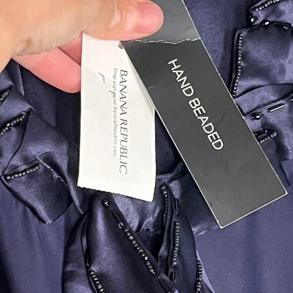 Vintage Banana Republic Women's Navy Silk Hand Beaded Tank Top Medium NWT 2010 - Picture 3 of 4